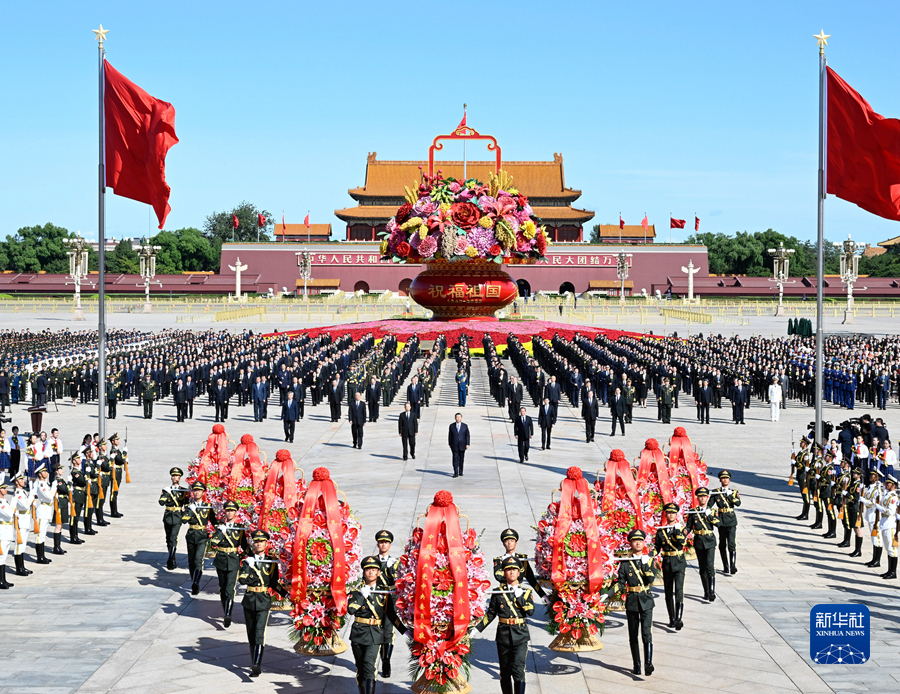 习近平等党和国家领导人出席烈士纪念日向人民英雄敬献花篮仪式